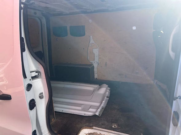 RENAULT Trafic Fg L1H1 2T8 2.0 Blue dCi 150ch Grand Confort - Miniature 8