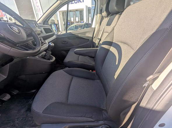 RENAULT Trafic Fg L1H1 2T8 2.0 Blue dCi 130ch Confort - Miniature 11