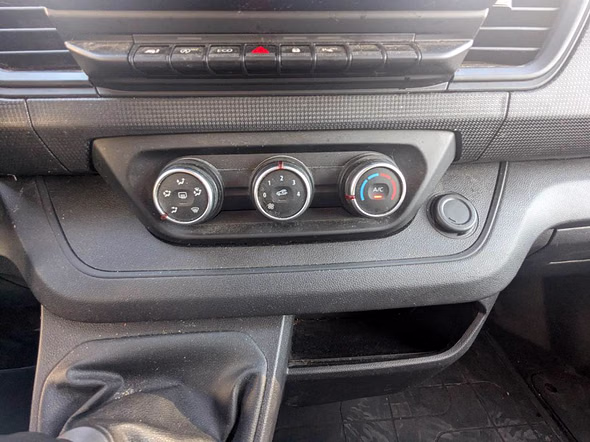 RENAULT Trafic Fg L1H1 2T8 2.0 Blue dCi 130ch Confort - Miniature 17