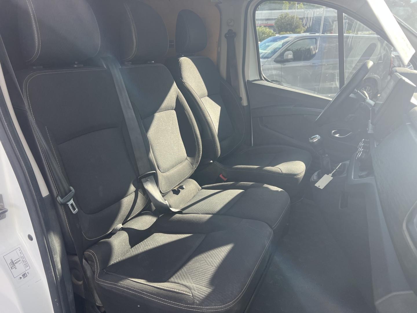 RENAULT Trafic Fg L1H1 2T8 2.0 Blue dCi 150ch Grand Confort - Photo 11