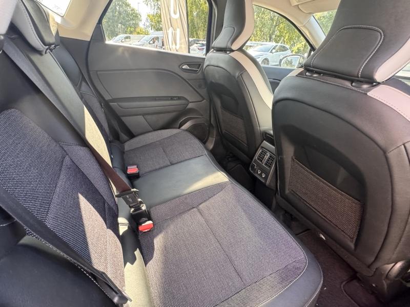 RENAULT Captur 1.3 TCe 140ch FAP Intens EDC -21 - Photo 14