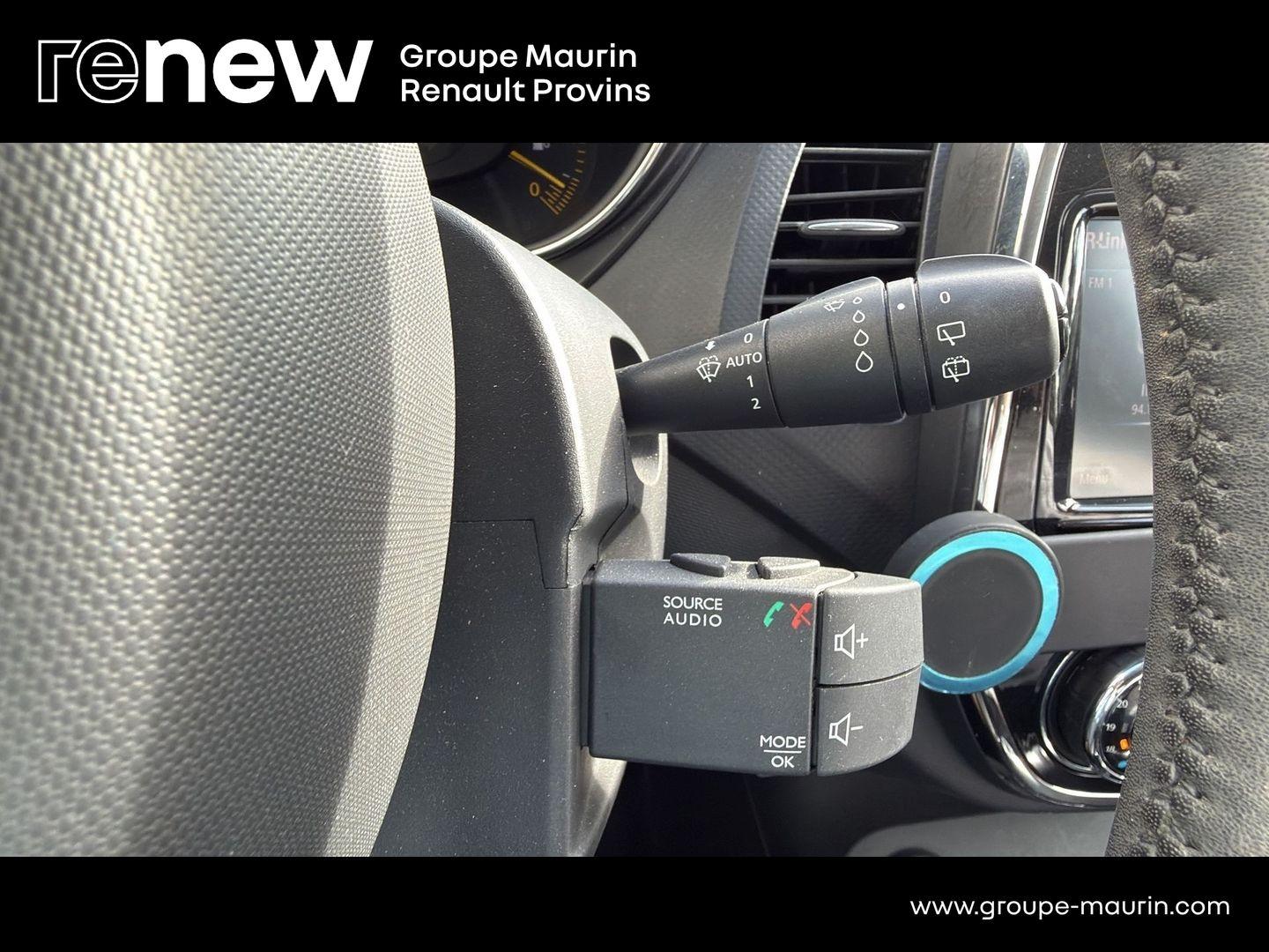 RENAULT Captur 1.5 dCi 110ch Stop&Start energy Intens - Photo 20