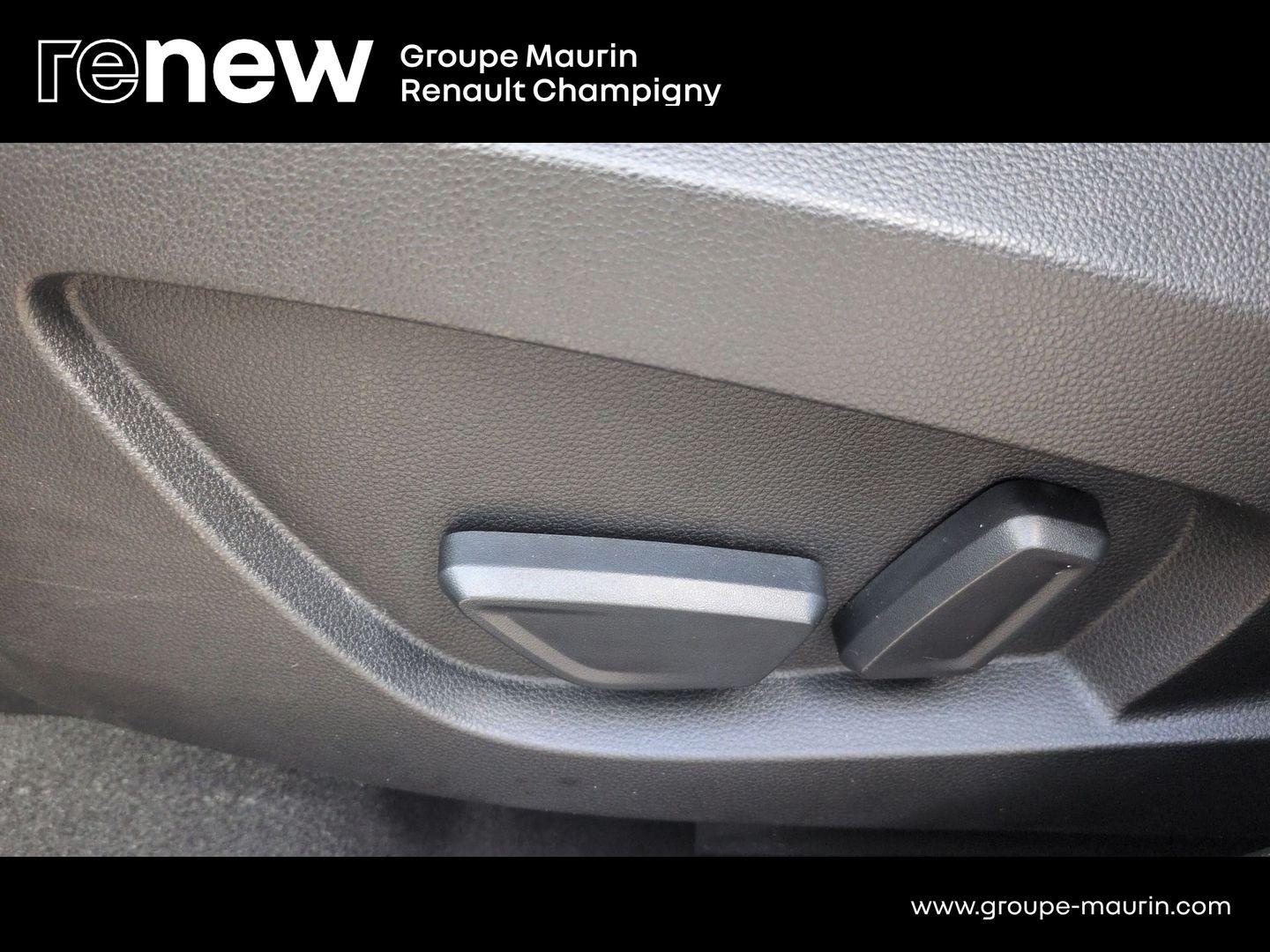 RENAULT Captur 1.6 E-Tech hybride rechargeable 160ch Initiale Paris -21 - Photo 15
