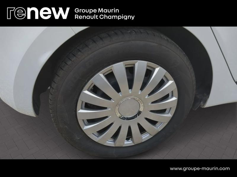 RENAULT Clio d’occasion à vendre à CHAMPIGNY-SUR-MARNE chez ADP - GIRARDIN (Photo 10)