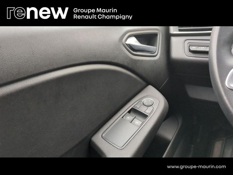 RENAULT Clio d’occasion à vendre à CHAMPIGNY-SUR-MARNE chez ADP - GIRARDIN (Photo 16)