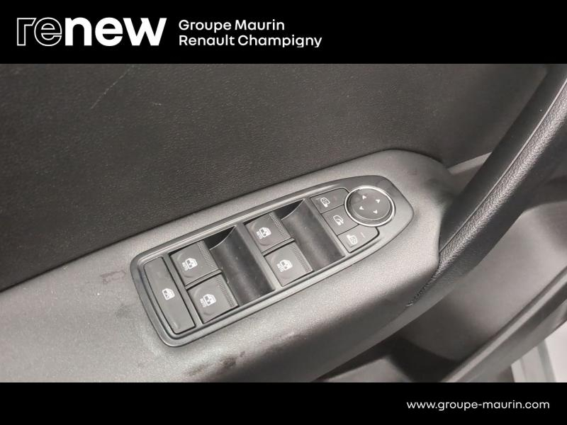 RENAULT Captur d’occasion à vendre à CHAMPIGNY-SUR-MARNE chez ADP - GIRARDIN (Photo 17)