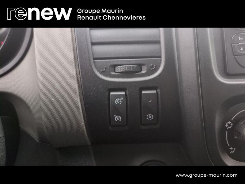RENAULT Trafic Combi d’occasion à vendre à CHAMPIGNY-SUR-MARNE chez ADP - GIRARDIN (Photo 18)