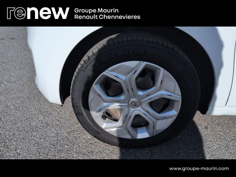 RENAULT Twingo d’occasion à vendre à CHAMPIGNY-SUR-MARNE chez ADP - GIRARDIN (Photo 9)