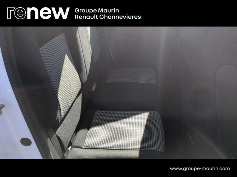 RENAULT Twingo d’occasion à vendre à CHAMPIGNY-SUR-MARNE chez ADP - GIRARDIN (Photo 14)
