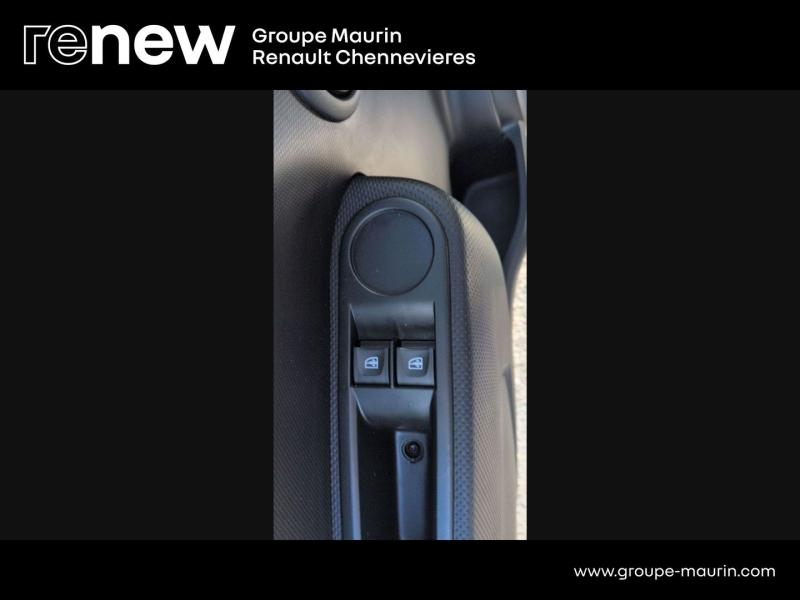 RENAULT Twingo d’occasion à vendre à CHAMPIGNY-SUR-MARNE chez ADP - GIRARDIN (Photo 17)